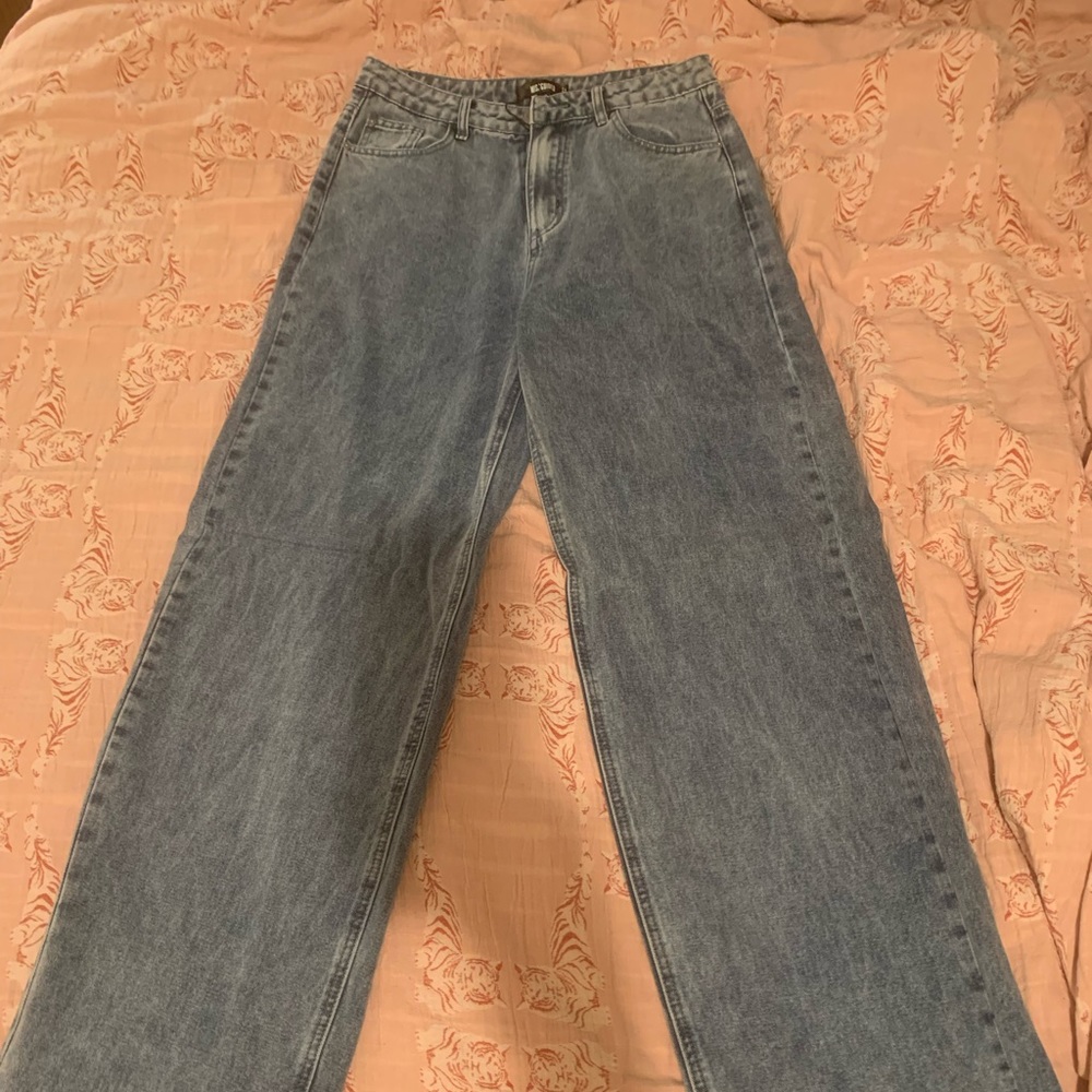 Misguided high waisted wide leg jeans. Size 10L. Runs small. Never worn